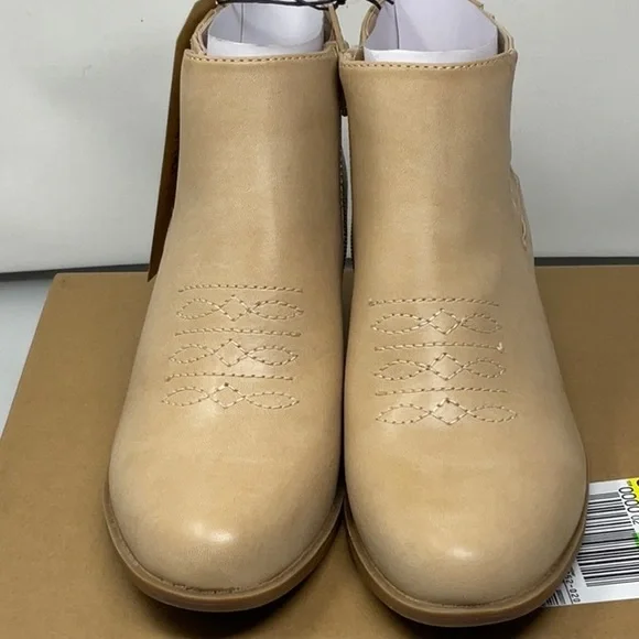 NWT Frye & Company Women’s Jude stacked heel booties, size 9.5M - Picture 2 of 12